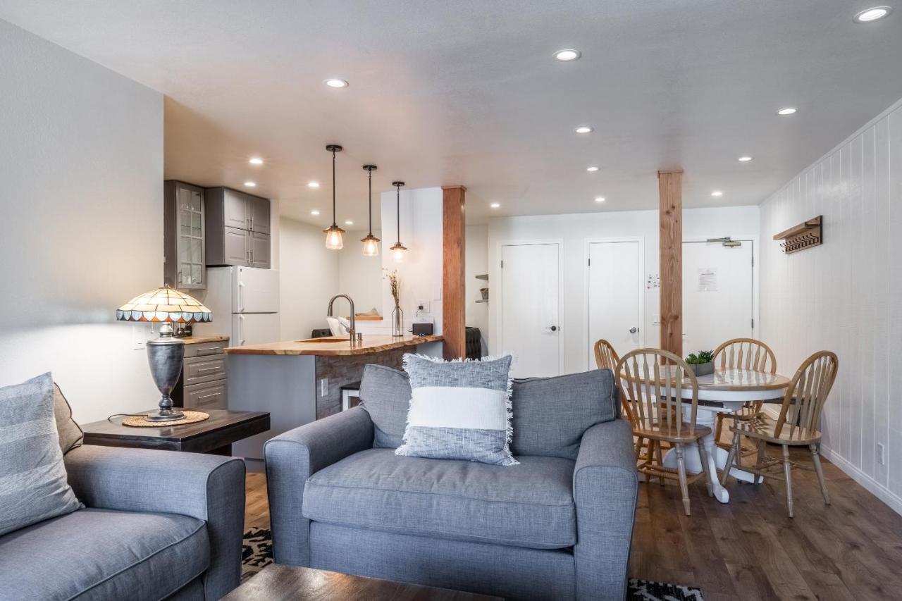 Highly Updated 1 Bedroom Den, 2 Bath Crestview Unit 5 Sleeps Up To 4 Located Near Canyon