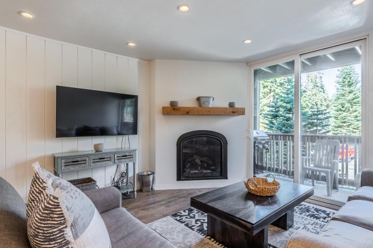 Highly Updated 1 Bedroom Den, 2 Bath Crestview Unit 5 Sleeps Up To 4 Located Near Canyon