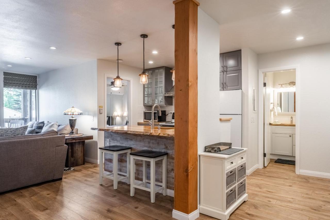 Highly Updated 1 Bedroom Den, 2 Bath Crestview Unit 5 Sleeps Up To 4 Located Near Canyon Ferienhaus *