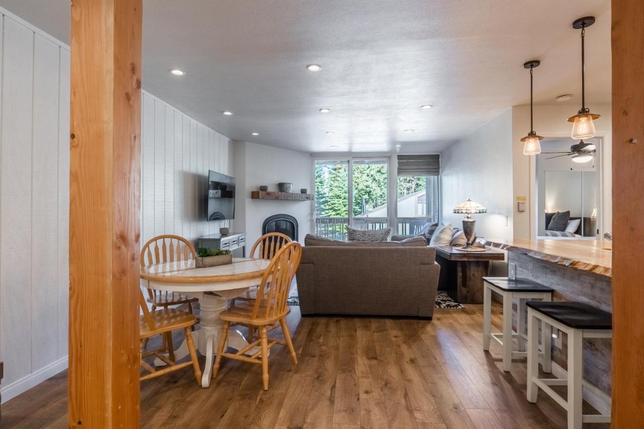 Highly Updated 1 Bedroom Den, 2 Bath Crestview Unit 5 Sleeps Up To 4 Located Near Canyon Ferienhaus Mammoth Lakes
