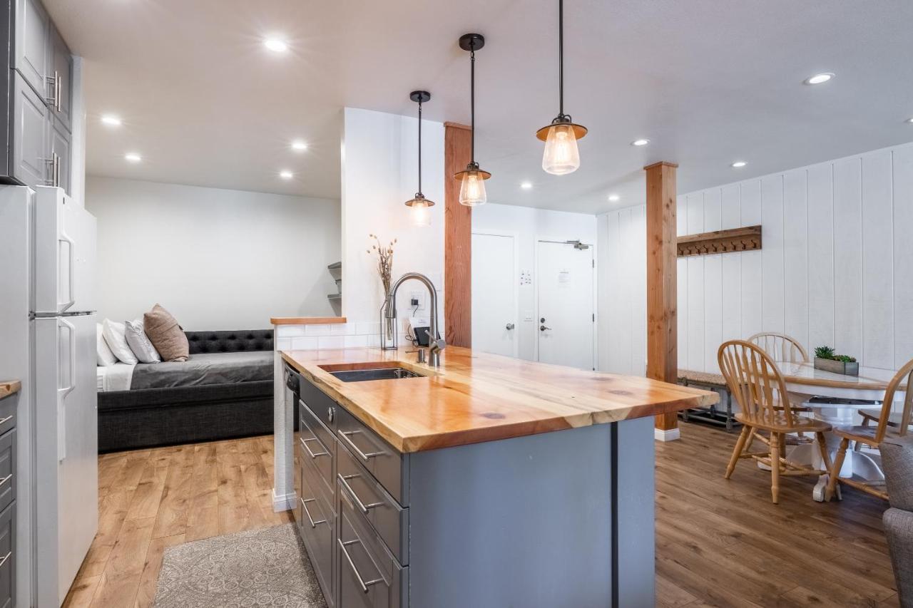 Highly Updated 1 Bedroom Den, 2 Bath Crestview Unit 5 Sleeps Up To 4 Located Near Canyon