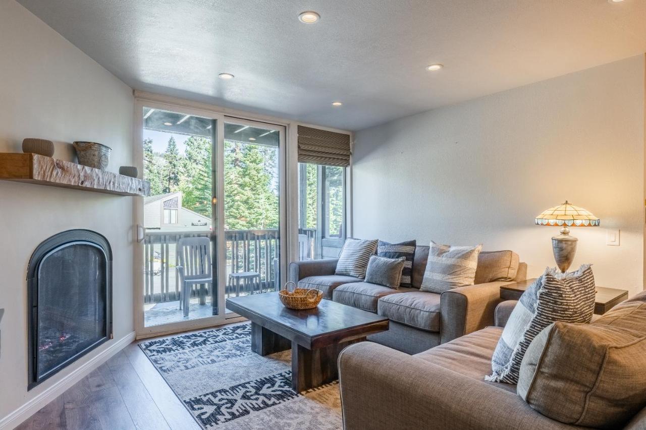 Highly Updated 1 Bedroom Den, 2 Bath Crestview Unit 5 Sleeps Up To 4 Located Near Canyon Ferienhaus Mammoth Lakes